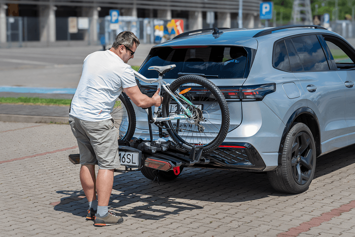 Inter Pack Velox 3 LED – faltbarer Anhängerkupplungs-Fahrradträger für 3 Fahrräder mit LED-Beleuchtung