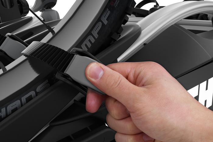 Thule VeloCompact - Anhängerkupplungs-Fahrradträger für 3 Fahrräder (926002)