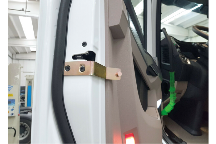 Zusätzliche Kabinentürschlösser LAMP 97934 für DAF-Lkw