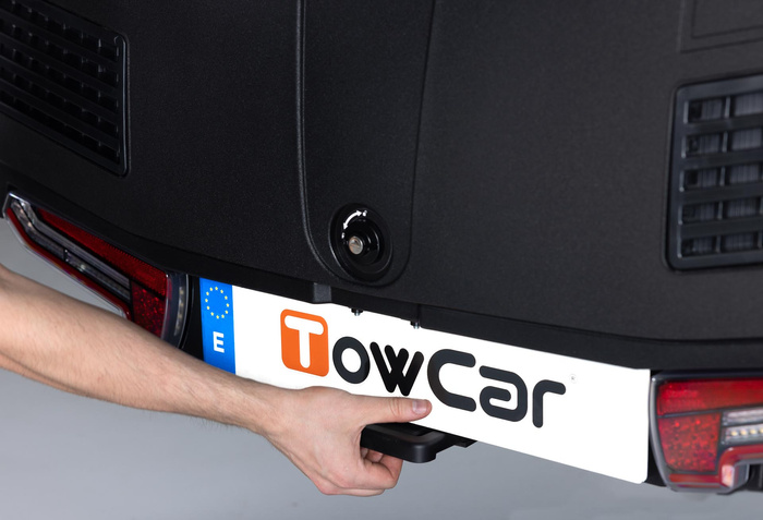 Towbox V3 Black LED Edition – Heckträgerbox