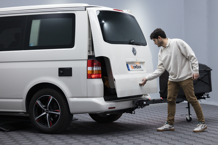 Towbox Camper Alpha schwarze LED (kurz) - Heckträgerbox