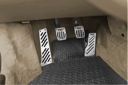 Fahrerfußstütze mit Aluminium-Erhöhung und rutschfester Gummibeschichtung