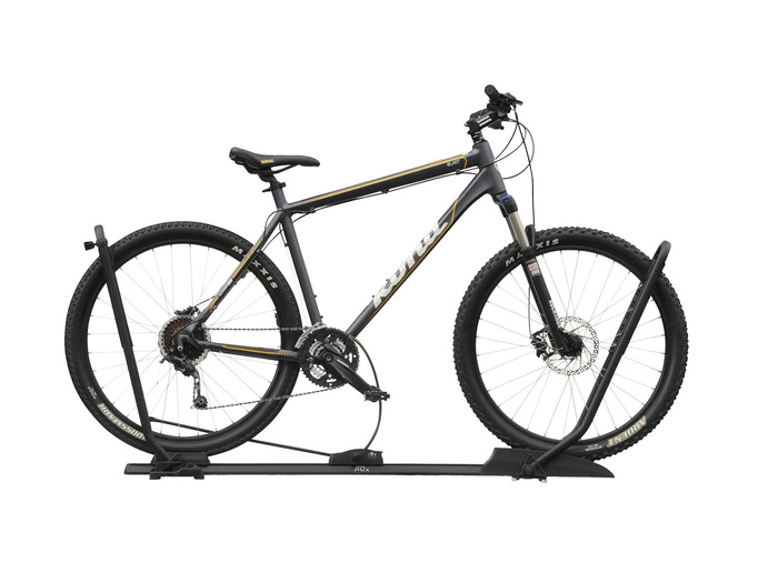 Inter Pack Lotos - Fahrradträger an den Rädern montiert